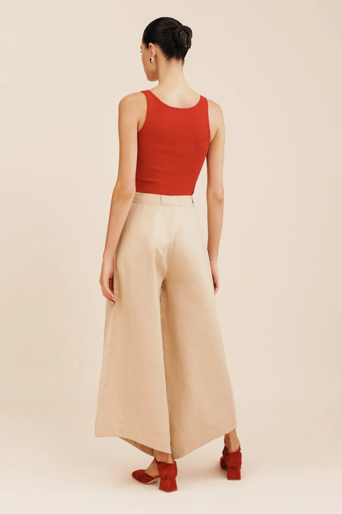 AXEL SCOOP TANK - CRIMSON